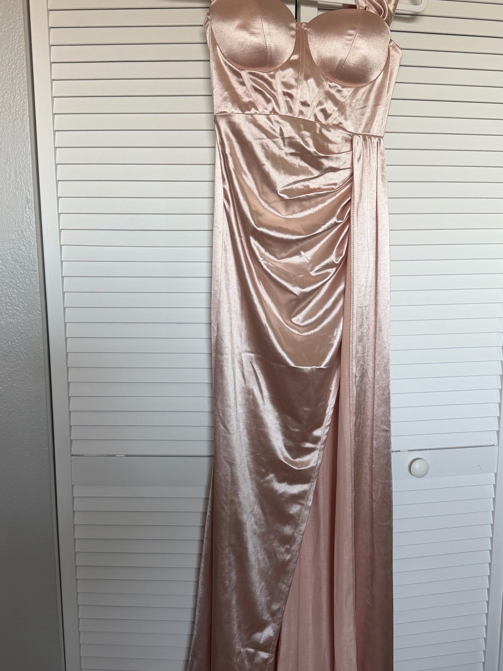 Elegant Women's Satin Evening Gown in Blush Pink